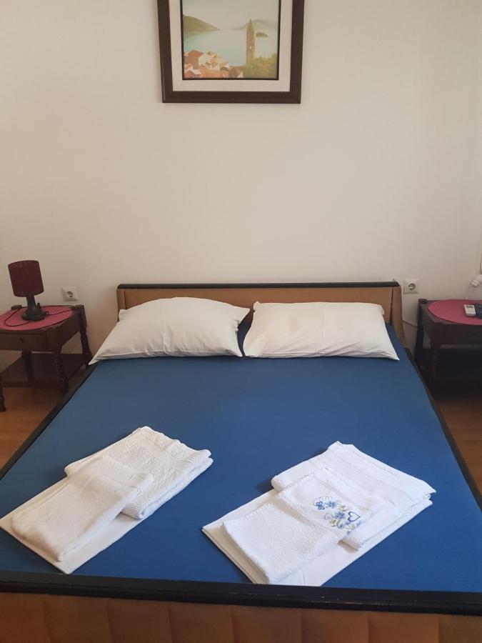 Sobe I Apartmani Marovic Petrovac Ngoại thất bức ảnh