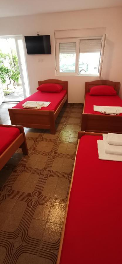 Sobe I Apartmani Marovic Petrovac Ngoại thất bức ảnh