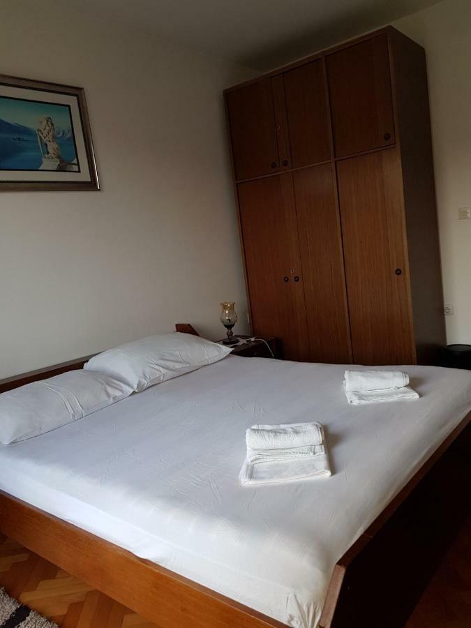 Sobe I Apartmani Marovic Petrovac Ngoại thất bức ảnh