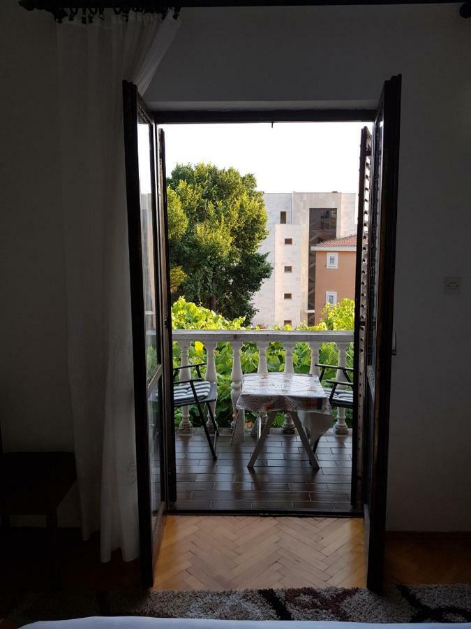 Sobe I Apartmani Marovic Petrovac Ngoại thất bức ảnh
