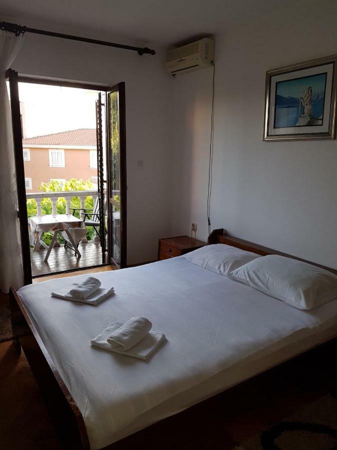 Sobe I Apartmani Marovic Petrovac Ngoại thất bức ảnh