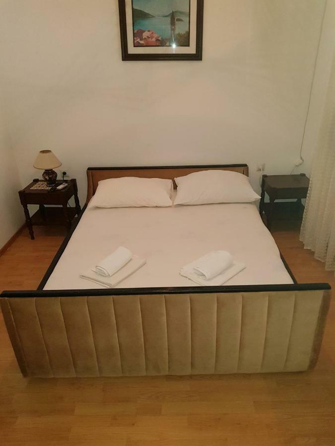 Sobe I Apartmani Marovic Petrovac Ngoại thất bức ảnh